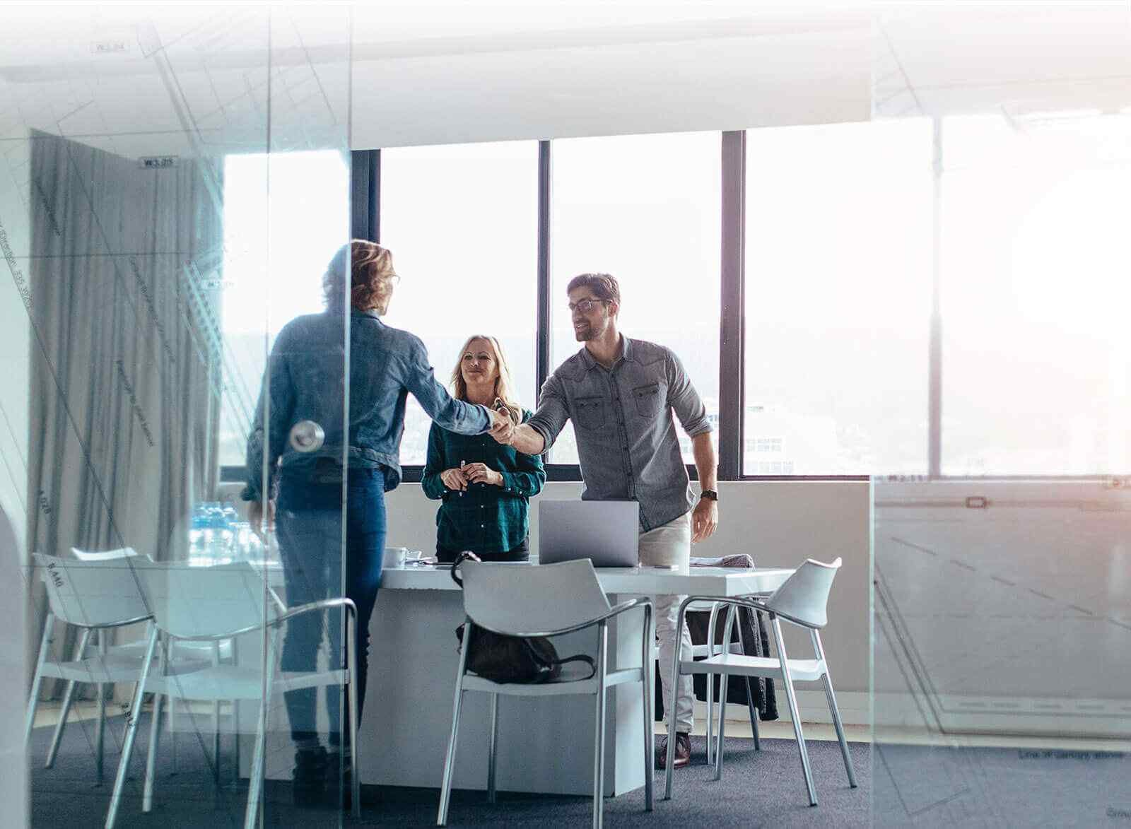 https://amine.abicube.tech/wp-content/uploads/2020/05/img-about-us-1.jpg